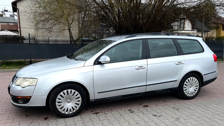 Volkswagen Passat cena 8500 przebieg: 347000, rok produkcji 2006 z Warszawa małe 79